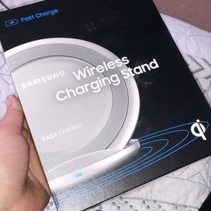fast charge wireless charging stand